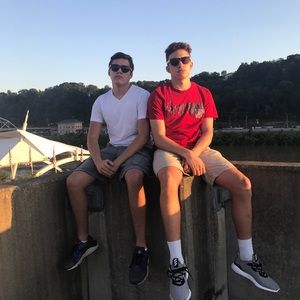 Meet your Posher, Ethan